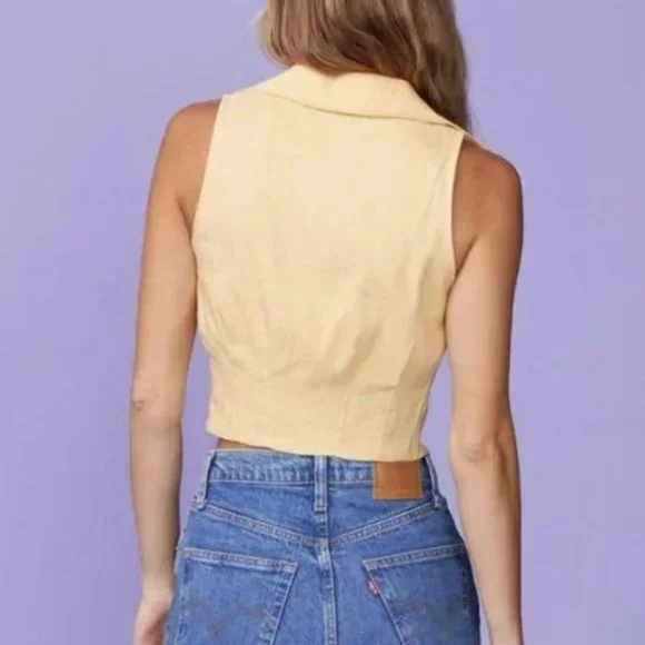 MONROW - LINEN SLEEVELESS BUTTON DOWN - SAND - SIZE MEDIUM - Picture 2 of 9